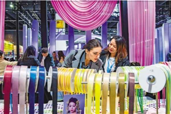 Yiwu hosts inaugural China (Zhejiang) Cross-border E-commerce Fair