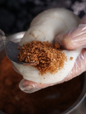 Jinhua celebrates Winter Solstice with mochi-making