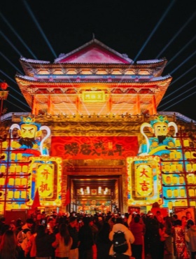 Hengdian lantern fair kicks off Spring Festival celebrations