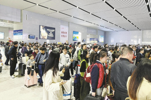 Shaoxing North Railway Station sees 200,000 trips over New Year holiday