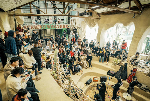 Returning youth transform old granary into rural hotspot in Shaoxing
