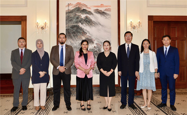 Liu Chenzhi meets with UAE's consul general in Guangzhou