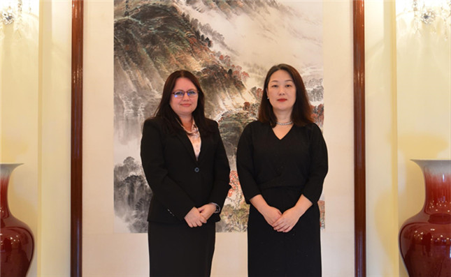 Liu Chenzi meets with Cuban consul general in Guangzhou