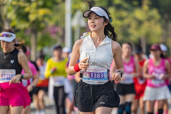 Women's half-marathon draws 20,000 runners to Guangzhou