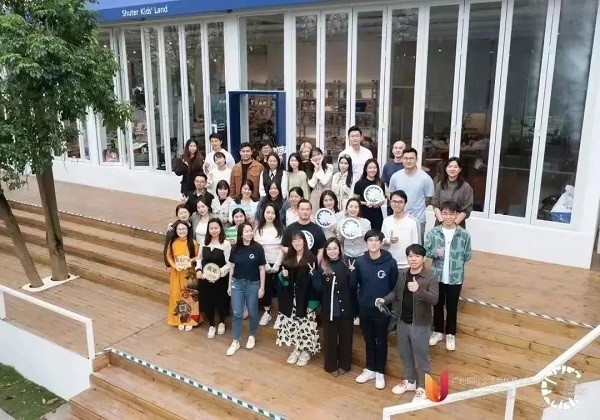 The group photo of those attending the event.jpg