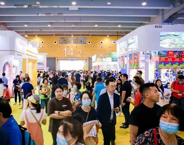 Vistors come to the 31st Guangzhou International Tourism Exhibition..jpg
