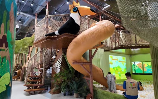 Discover exciting rainforest in Guangzhou Children's Park