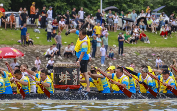 Dragon Boat Festival celebrations foster cultural exchange in Baiyun