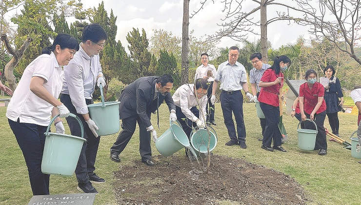 Oak tree planted in Guangzhou to mark friendship with Portugal