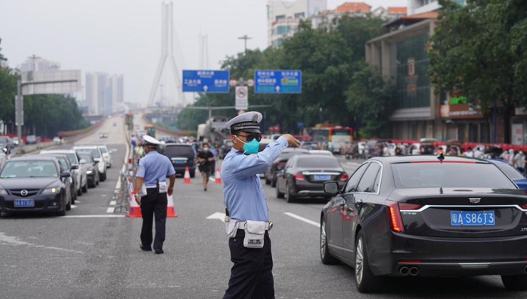 Traffic resumes in Guangzhou's Fangcun area after lockdown