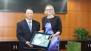 Office director meets UK envoy in Guangzhou