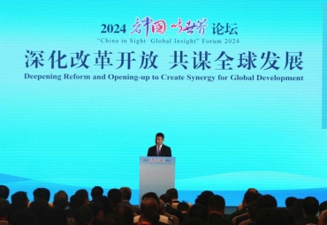 Intl guests experience Guizhou province's rapid development