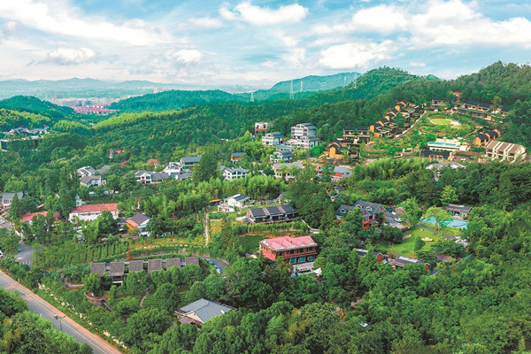 Jaded city visitors refreshed by Anji county's natural highs
