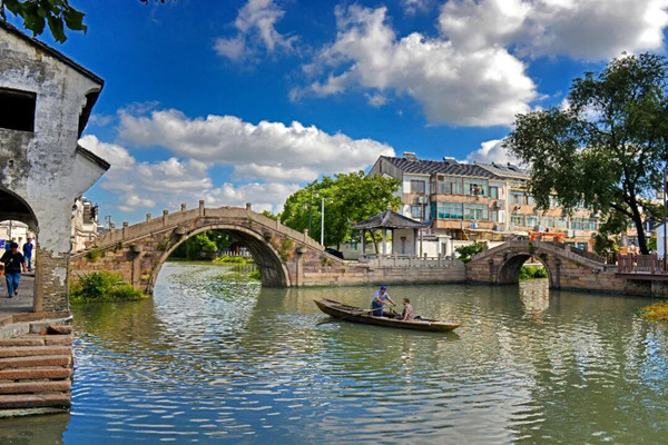 Huzhou ancient town offers colorful activities for National Day holiday