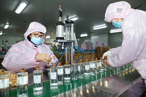 Cosmetics industry thrives in Huzhou