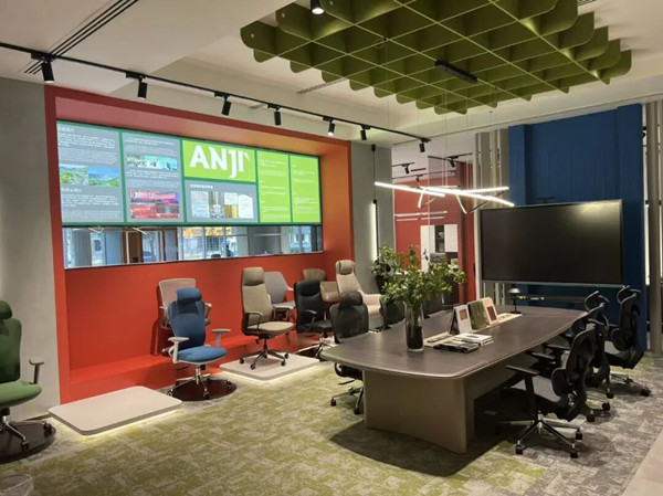 First overseas marketing center for Anji-made chairs opens in Dubai
