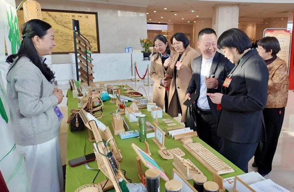 Anji bamboo products gain attention during Zhejiang's two sessions