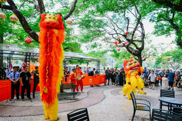 Huzhou's lion dance wows audiences in Macao