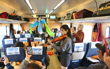 Taizhou welcomes special train carrying over 600 Shanghai tourists