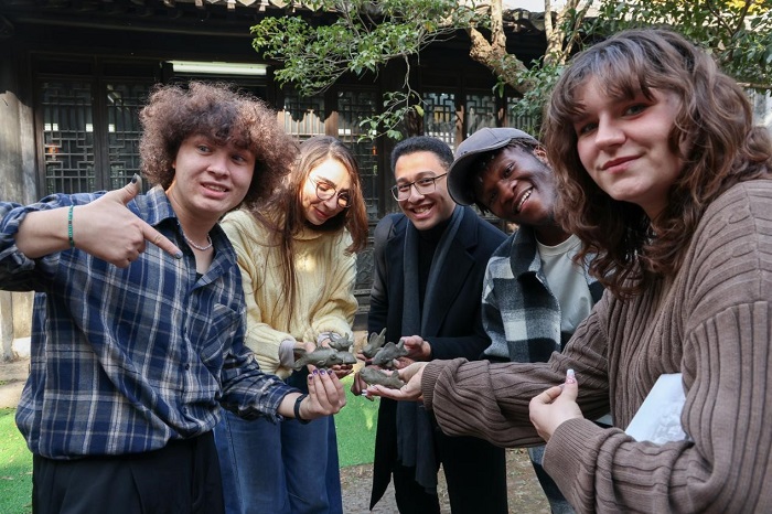 1764828915687035879.jpg 3.jpg