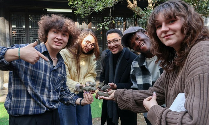 A memory as soft and lasting as a chrysanthemum petal in Wuxi