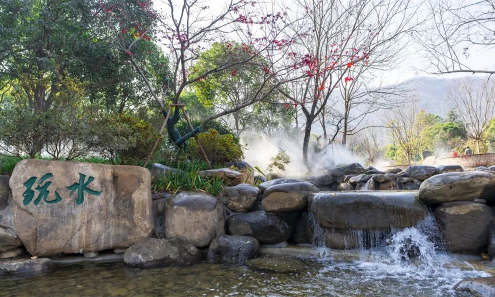 Wuxi unveils upgraded parks