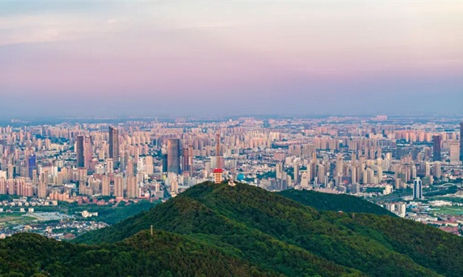 Wuxi's foreign trade hits record high in 2025