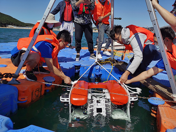Dalian competition showcases new wave of underwater robots