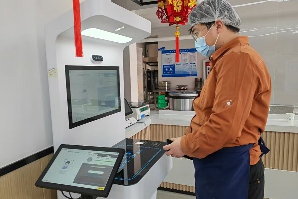 Smart canteen introduces automated cooking services