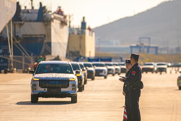 Chery car exports sail for Europe from Dalian Automobile Terminal