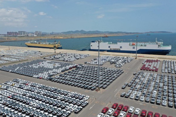 大連自動車埠頭の日本通過商品自動車の荷卸し 量が最高値を更新