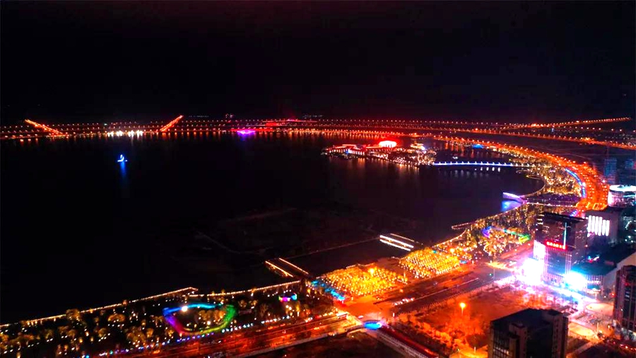 stunning lights herald Chinese New Year in Lin-gang area1.jpg