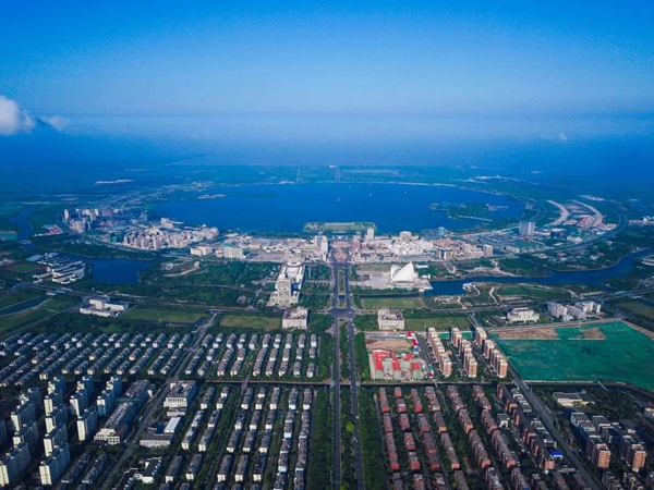 1628067765556084643.jpg Lin-gang outlines plans to spur intelligent manufacturing.jpg