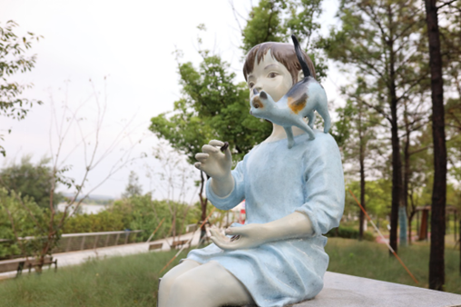 Dishui Lake sculpture park enchants in Lin-gang.png