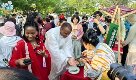 Nantong engages intl students in Dragon Boat Festival celebrations