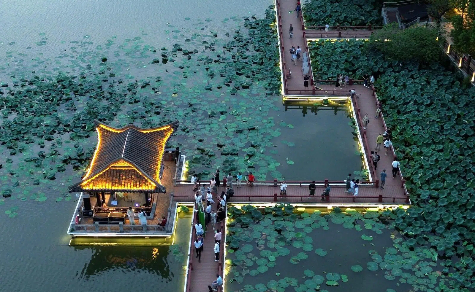 Cultural gathering lights up Haohe River Scenic Area
