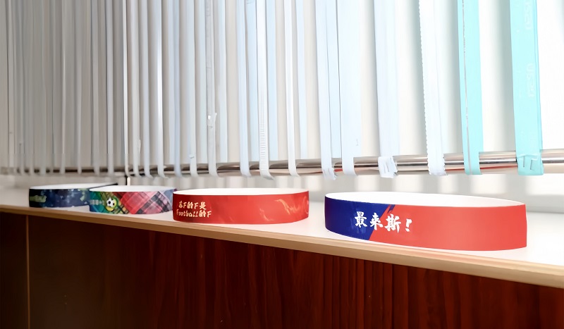 Chongchuan's company customizes sweatbands for Suchao