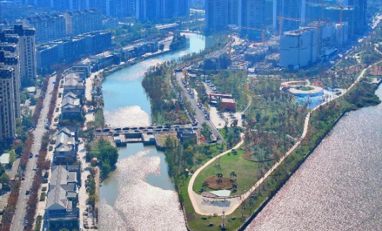 The scenic beauty of Tonglyu Canal in early winter 
