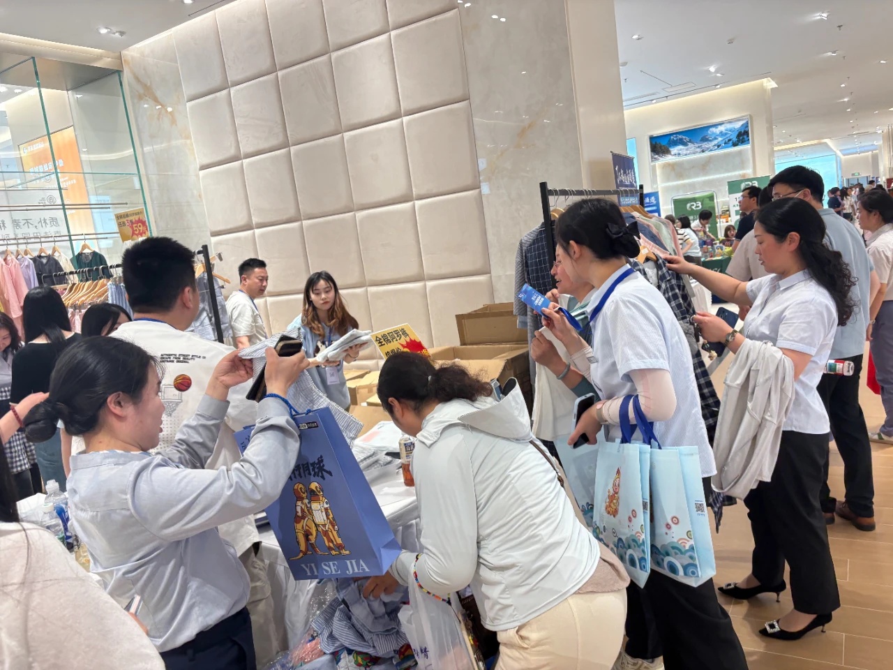 1749125197394057947.jpg 1749125197394057947.jpg