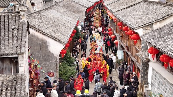 Lantern Festival brings 500-year-old tradition to life in Ningbo's Qiantong town