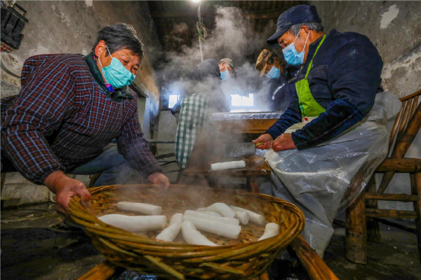 In pics: Ningbo village makes niangao the traditional way