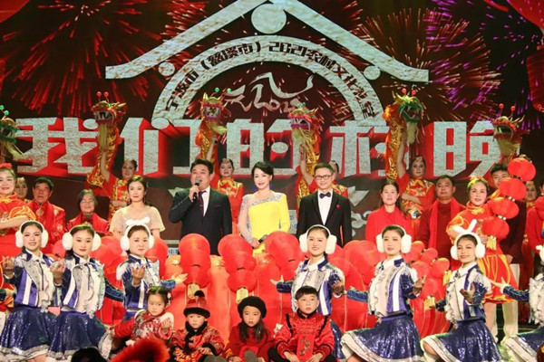 Grassroots Spring Festival gala staged in Ningbo