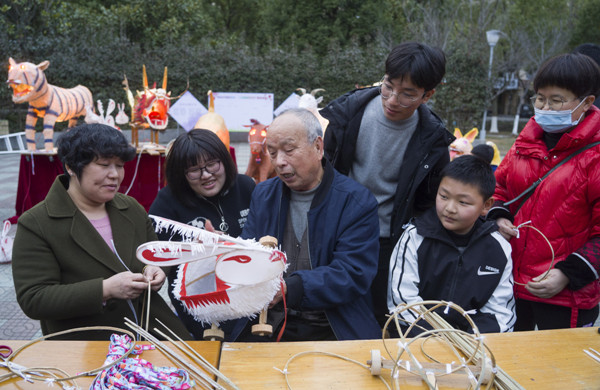 75-year-old artisan hosts lantern show