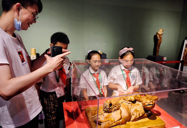 Exhibition spotlights intangible cultural heritages