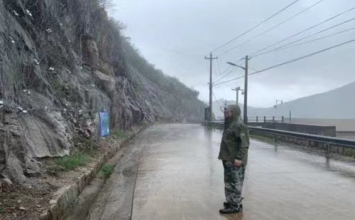 Zhejiang braces for stormy weather as typhoon nears