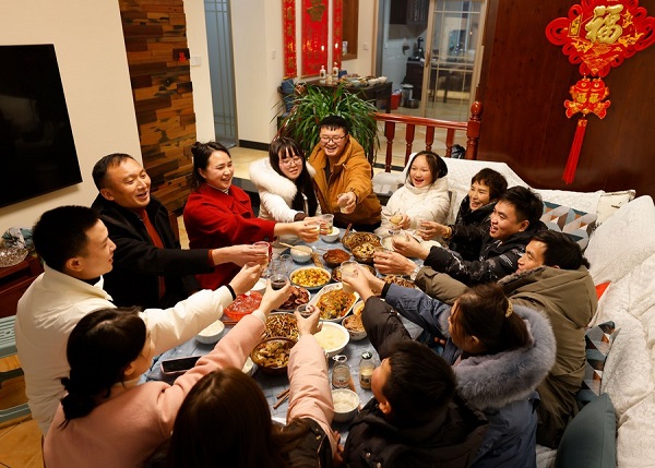 Ready-made dishes edging onto dinner tables of Chinese families