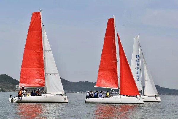 Expats enjoy water sports in Ningbo