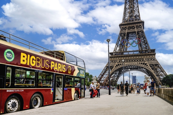 Chinese electric buses zoom into Paris, world