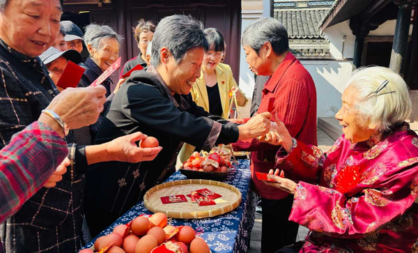 Ningbo villagers unite in joyful centenarian celebration