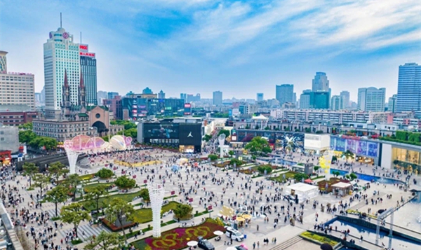 First-store economy thrives in Ningbo   